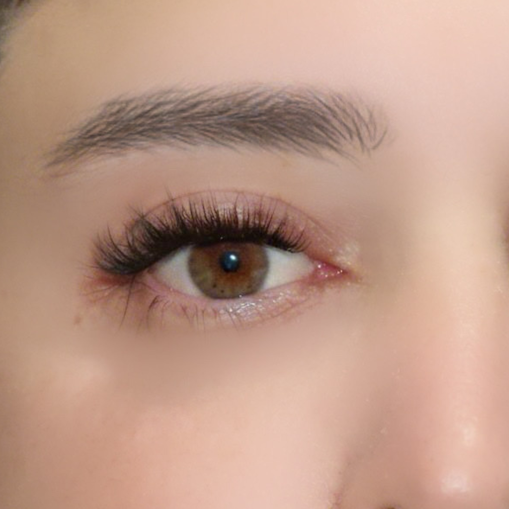 Missy Lash soft volume pre glued press on lash extentions